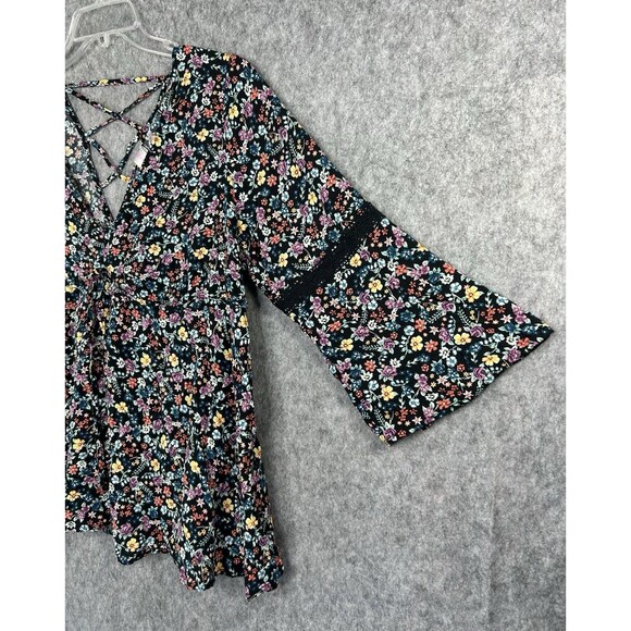 No Boundaries Black Daisy Floral Top 3/4 Sleeve Flare Crochet Sz 3X - Picture 2 of 10